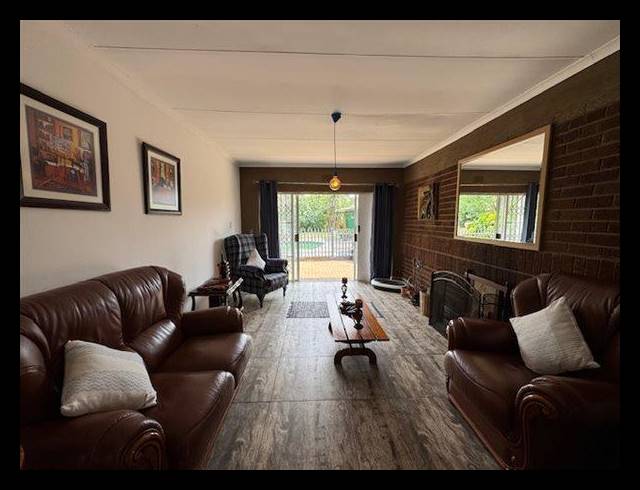 3 BEDROOM HOUSE FOR SALE IN VAN RIEBEECK PARK